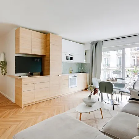3 Pieces Contemporain Avec Balcon Ensoleille Paris