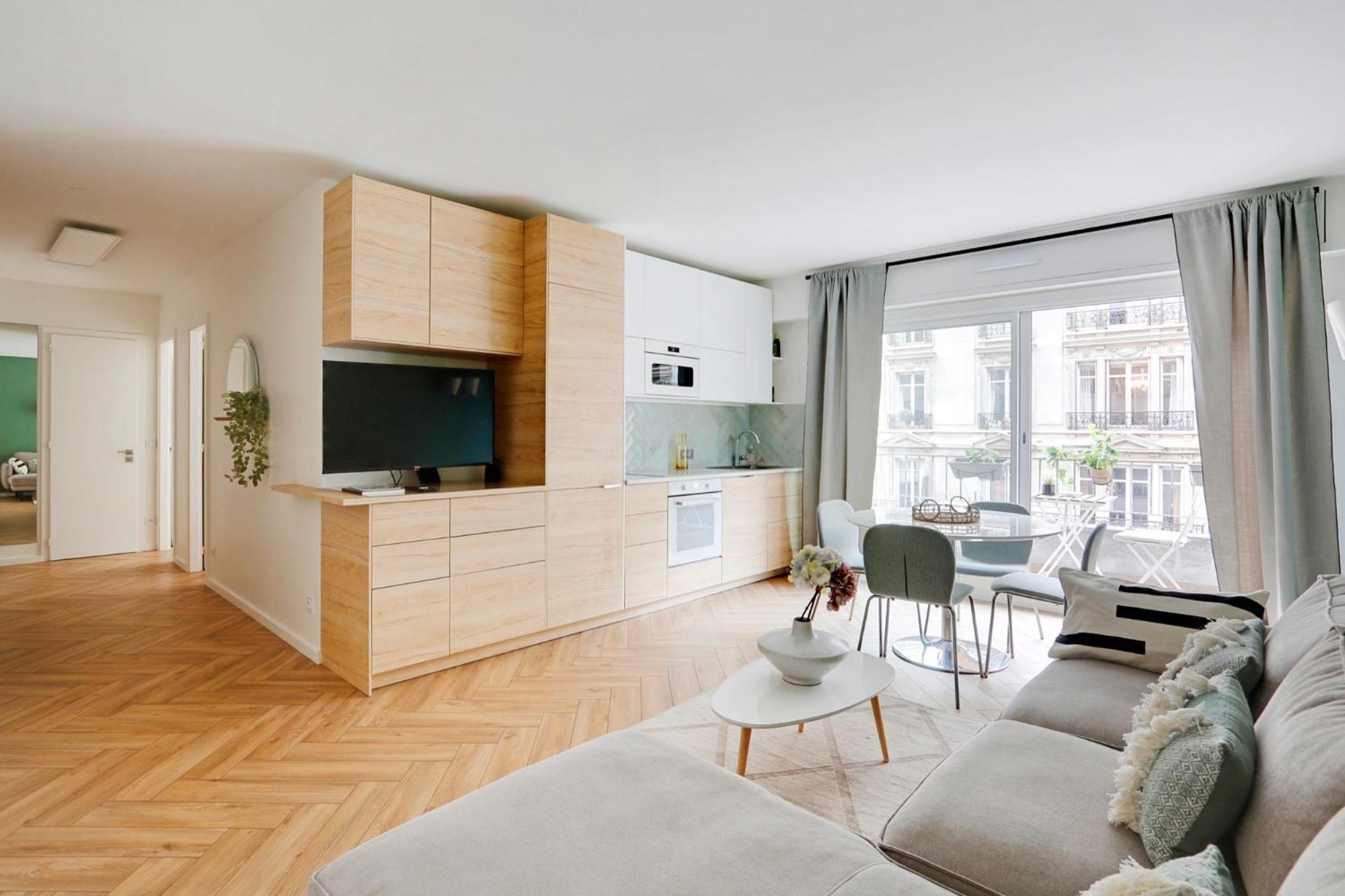 3 Pieces Contemporain Avec Balcon Ensoleille Parigi